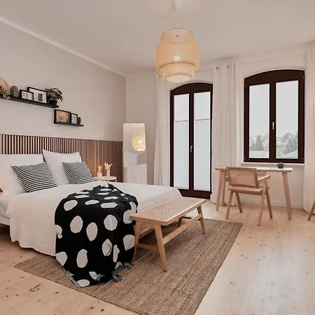 Saniertes Altbauzimmer An Der Karlsaue